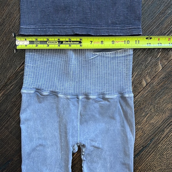 44. FP Movement Happiness Runs Crop & Good Karma Leggings - Grey - XS/S - Picture 4 of 10